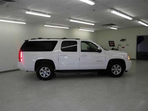 GMC Yukon XL 2010 photo 1