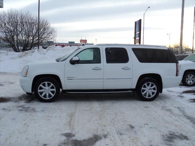 GMC Yukon XL EX Sedan 4D Sport Utility