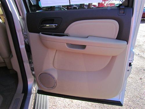 GMC Yukon XL 2010 photo 1