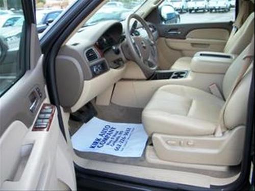 GMC Yukon XL 2010 photo 1