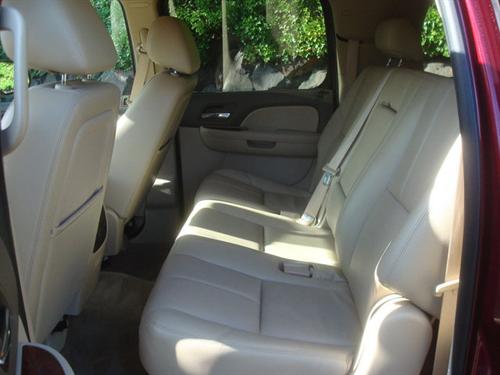 GMC Yukon XL 2010 photo 1