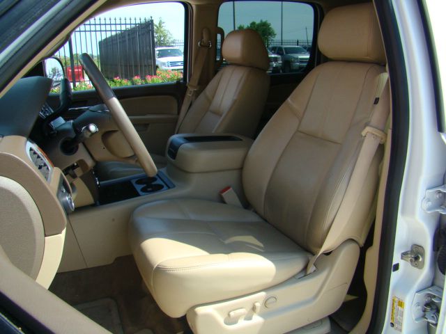 GMC Yukon XL 2010 photo 1