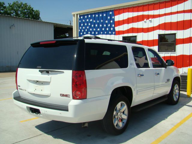GMC Yukon XL 2010 photo 11