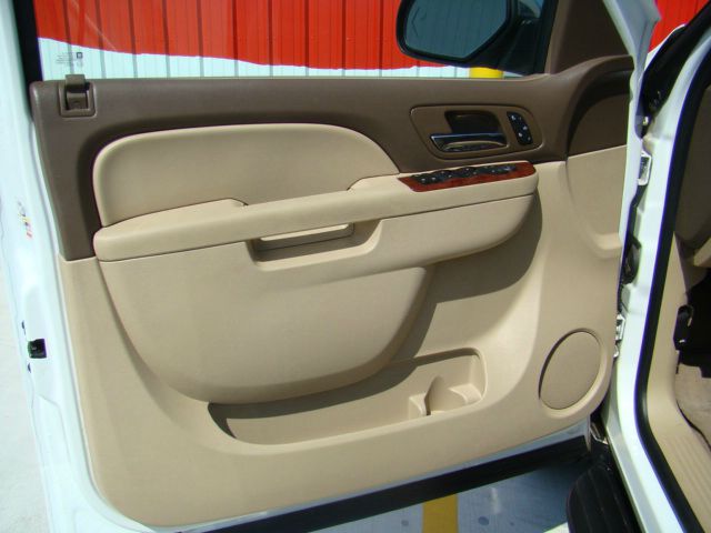 GMC Yukon XL 2010 photo 32