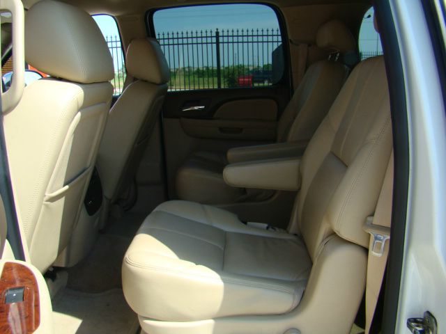 GMC Yukon XL 2010 photo 38