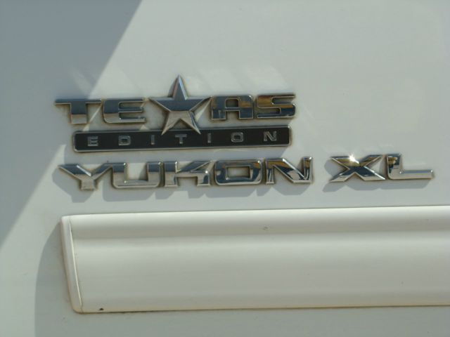 GMC Yukon XL 2010 photo 5