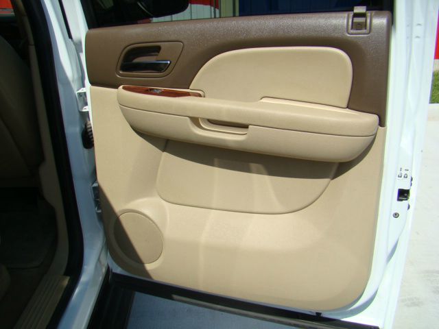 GMC Yukon XL 2010 photo 8