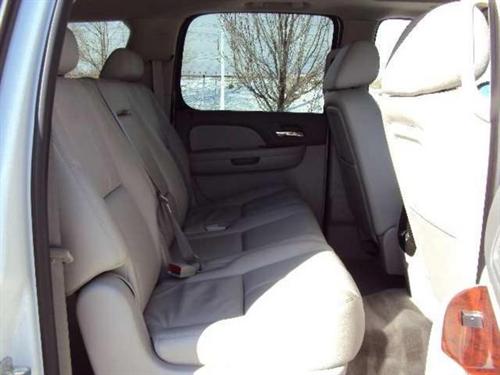 GMC Yukon XL 2010 photo 2