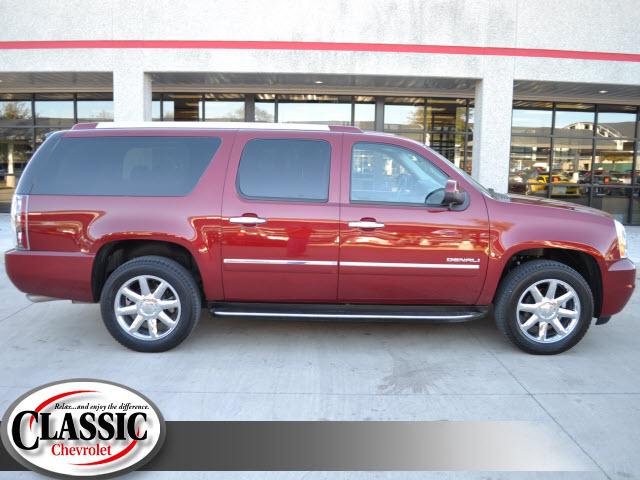 GMC Yukon XL EX Sedan 4D Sport Utility