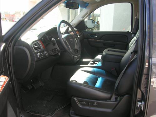 GMC Yukon XL 2010 photo 1