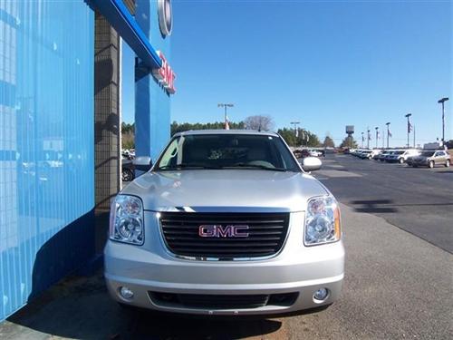 GMC Yukon XL 2010 photo 2