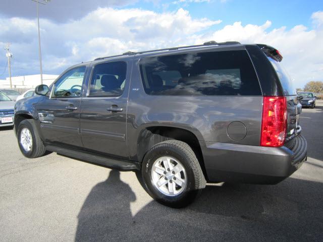 GMC Yukon XL 2010 photo 1