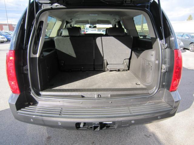GMC Yukon XL 2010 photo 4