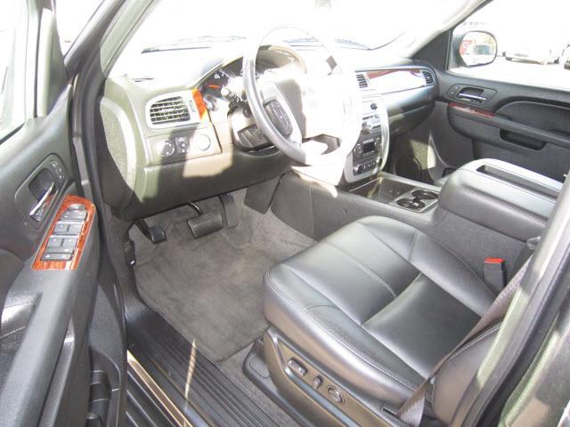 GMC Yukon XL 2010 photo 5