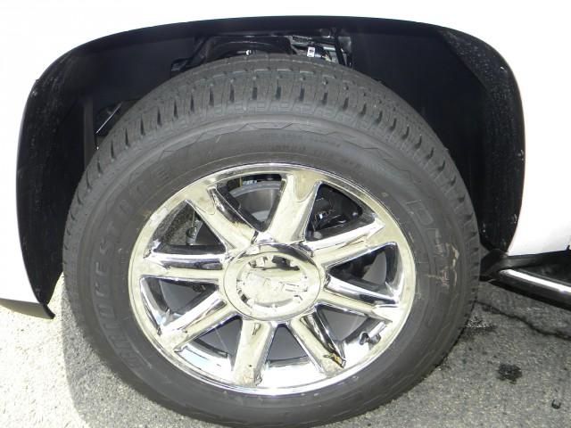 GMC Yukon XL 2011 photo 2