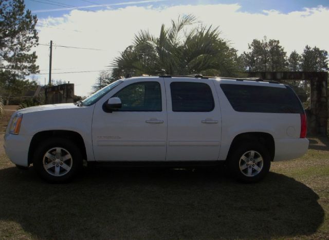GMC Yukon XL 2011 photo 3