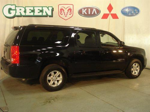 GMC Yukon XL 2011 photo 1
