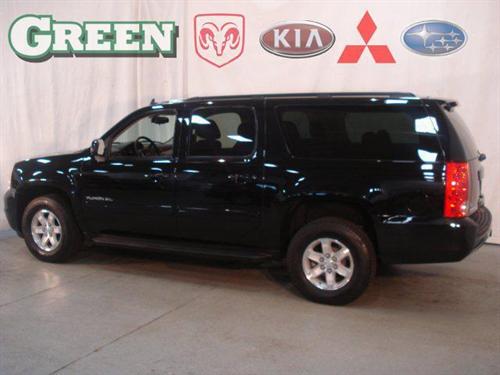 GMC Yukon XL 2011 photo 2