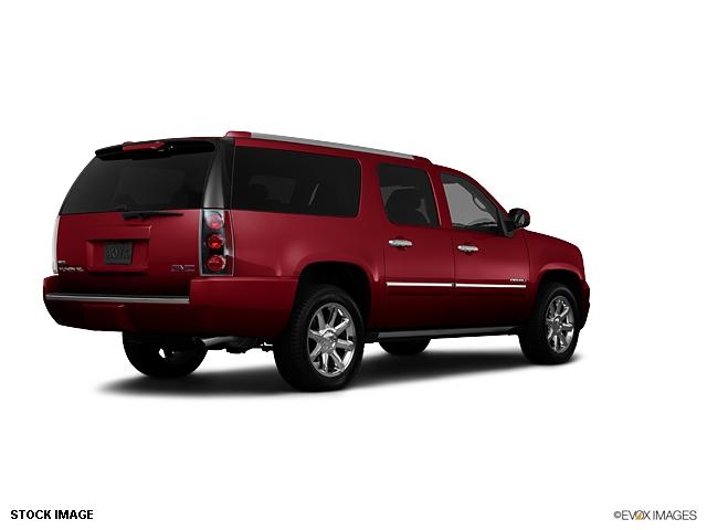 GMC Yukon XL 2011 photo 1
