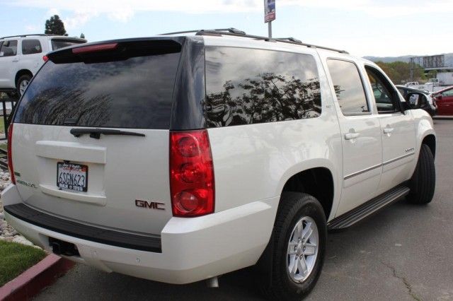 GMC Yukon XL 2011 photo 4