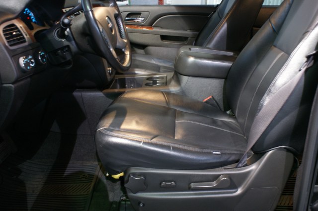 GMC Yukon XL 2011 photo 3