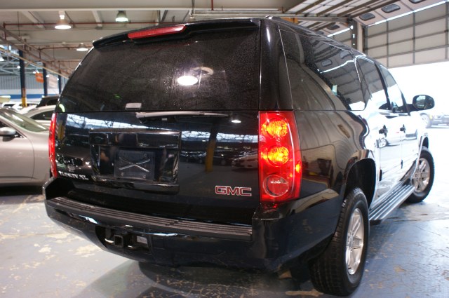 GMC Yukon XL 2011 photo 4