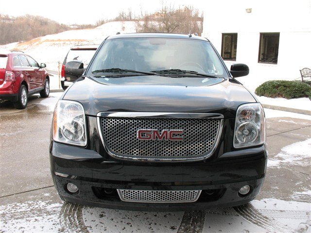 GMC Yukon XL EX Sedan 4D Unspecified