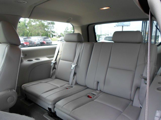 GMC Yukon XL 2011 photo 13