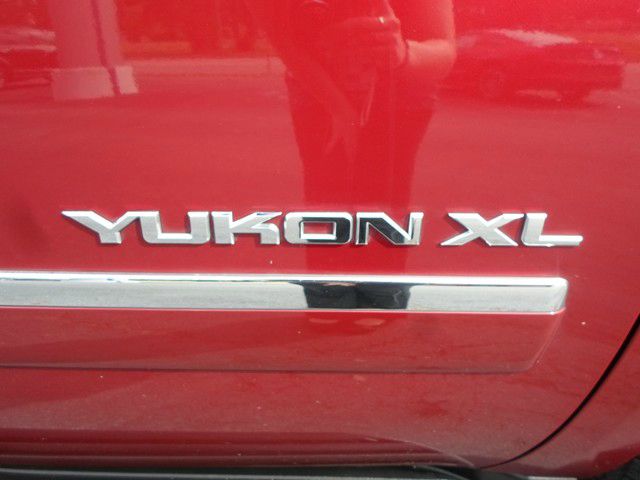 GMC Yukon XL 2011 photo 25