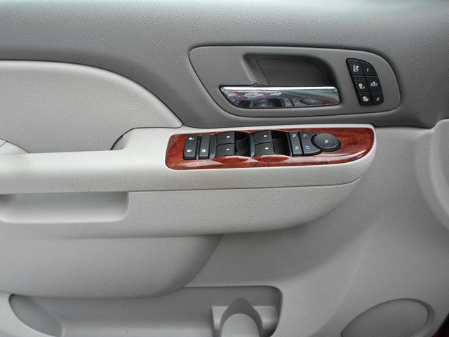 GMC Yukon XL 2011 photo 31