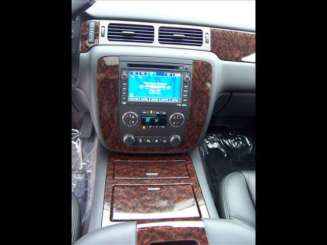 GMC Yukon XL 2011 photo 4