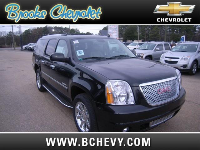 GMC Yukon XL EX Sedan 4D Sport Utility