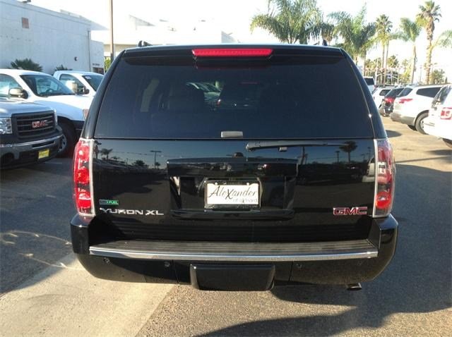 GMC Yukon XL 2012 photo 3