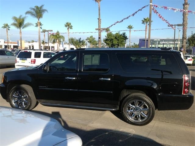 GMC Yukon XL 2012 photo 1