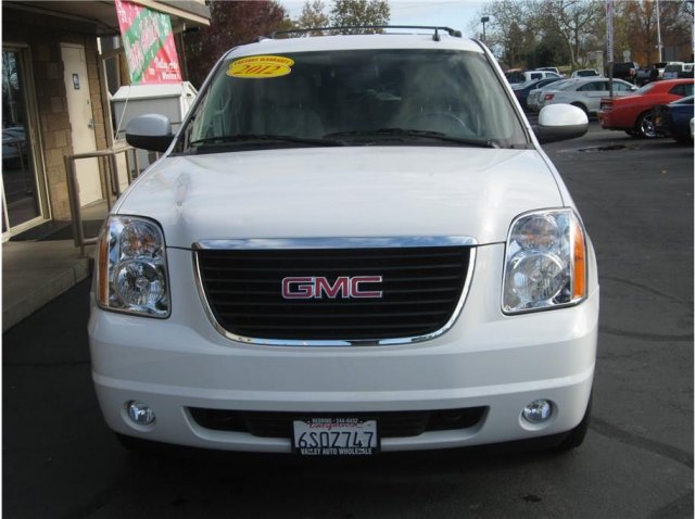 GMC Yukon XL 2012 photo 1