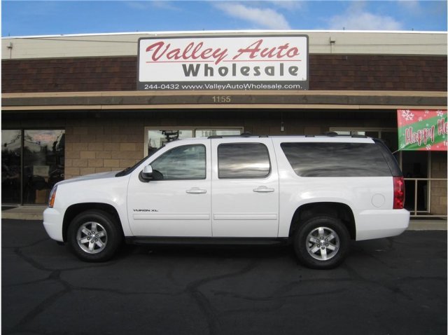 GMC Yukon XL 2012 photo 2
