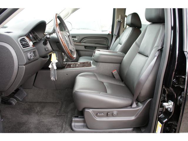 GMC Yukon XL 2012 photo 5