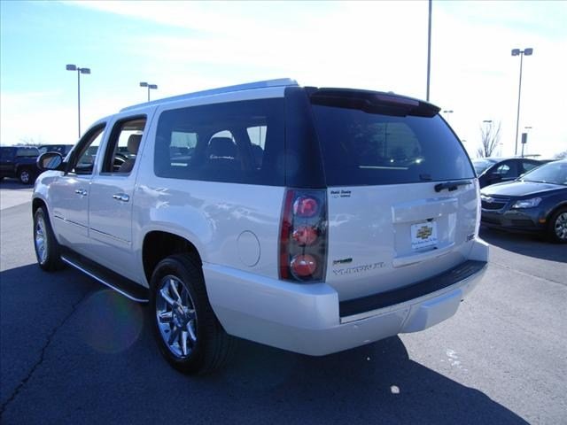 GMC Yukon XL 2012 photo 3