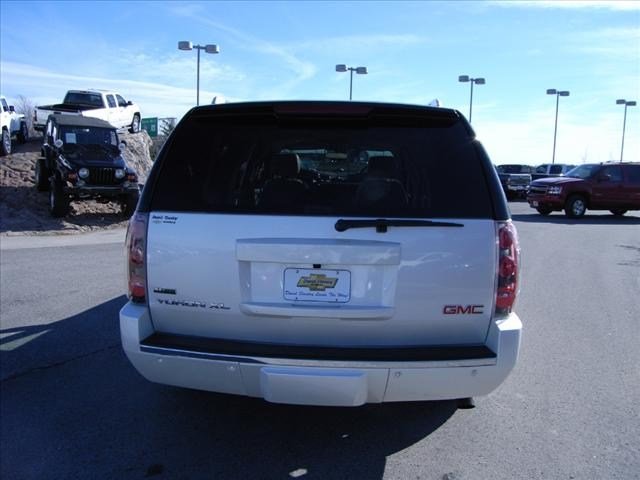 GMC Yukon XL 2012 photo 5
