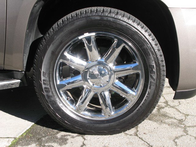 GMC Yukon XL 2012 photo 2