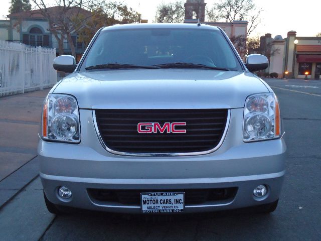 GMC Yukon XL 2013 photo 3