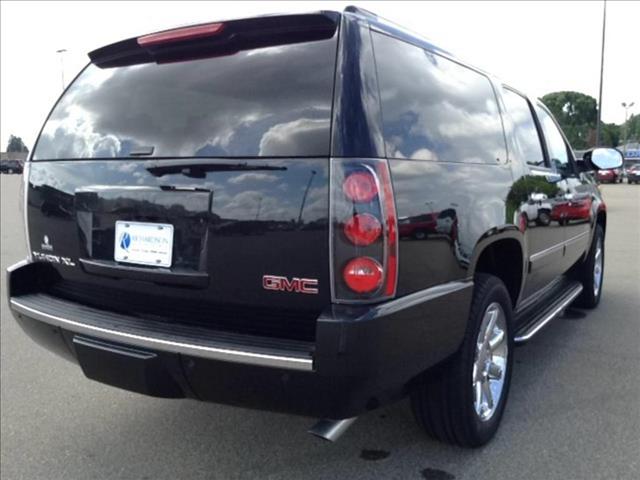 GMC Yukon XL 2013 photo 0