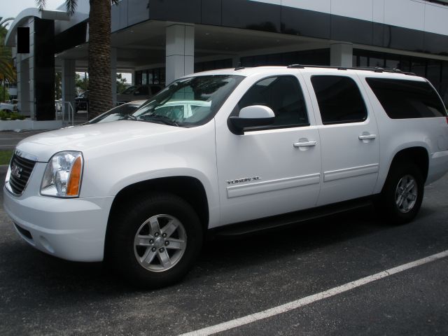 GMC Yukon XL 2013 photo 3