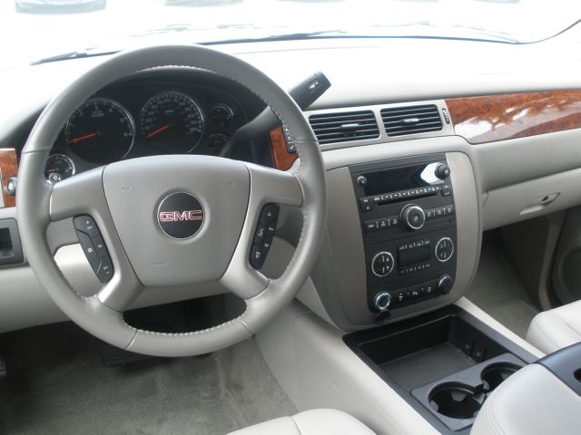 GMC Yukon XL 2013 photo 9