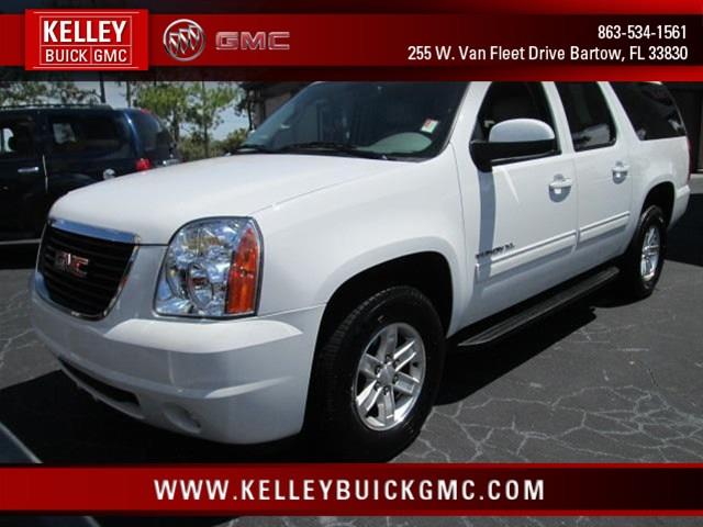 GMC Yukon XL 2013 photo 1