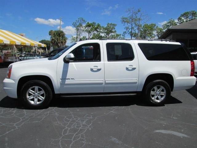 GMC Yukon XL 2013 photo 2