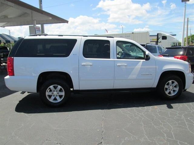 GMC Yukon XL 2013 photo 4