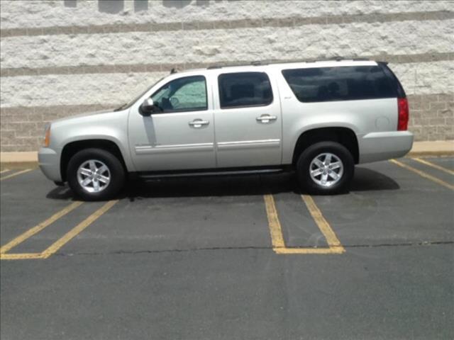 GMC Yukon XL 2014 photo 1