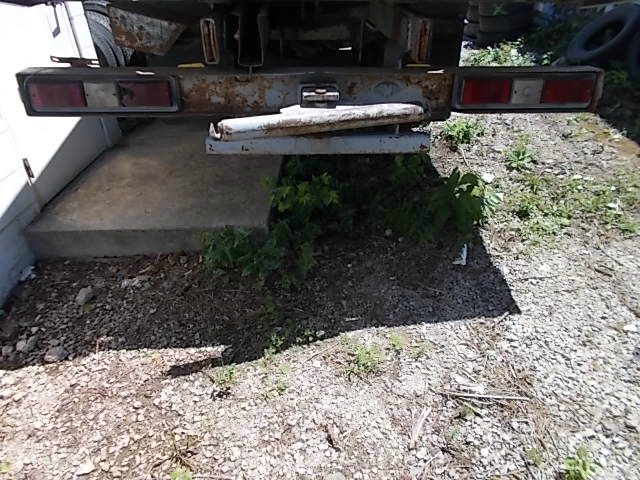 GMC c700 1985 photo 2