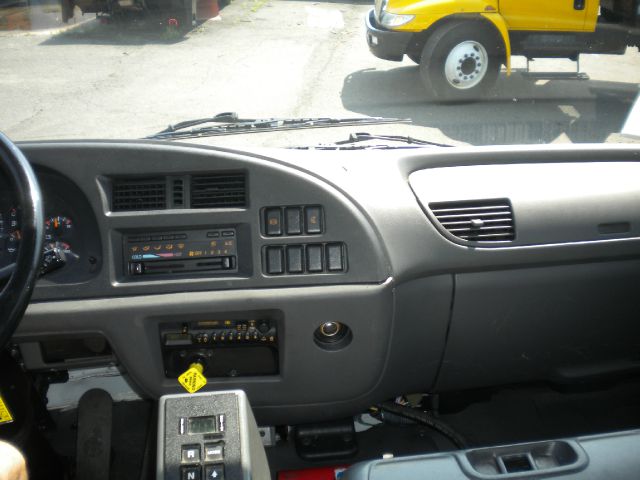 GMC t7500 2007 photo 9